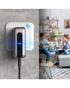 USB oplader met camera ingestoken in 220V stopcontact